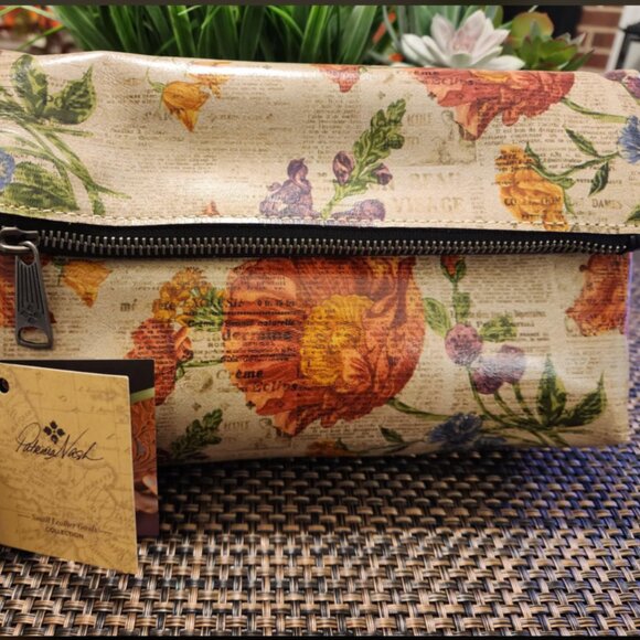 NWT Patricia Nash Leather Valerie Fold Over Wristlet Pouch - Picture 6 of 7